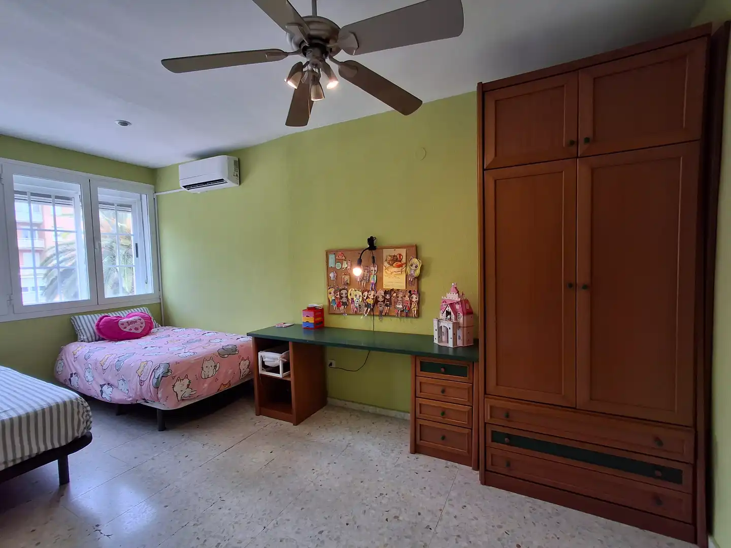 Habitación de Casa adosada en venta en Ciudad Real con Aire acondicionado, Calefacción y Jardín privado