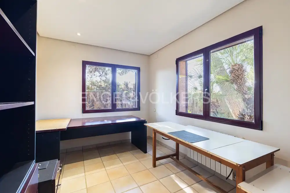Houses for sale in La Pobla de Vallbona  with Air Conditioner, Heating and Private garden