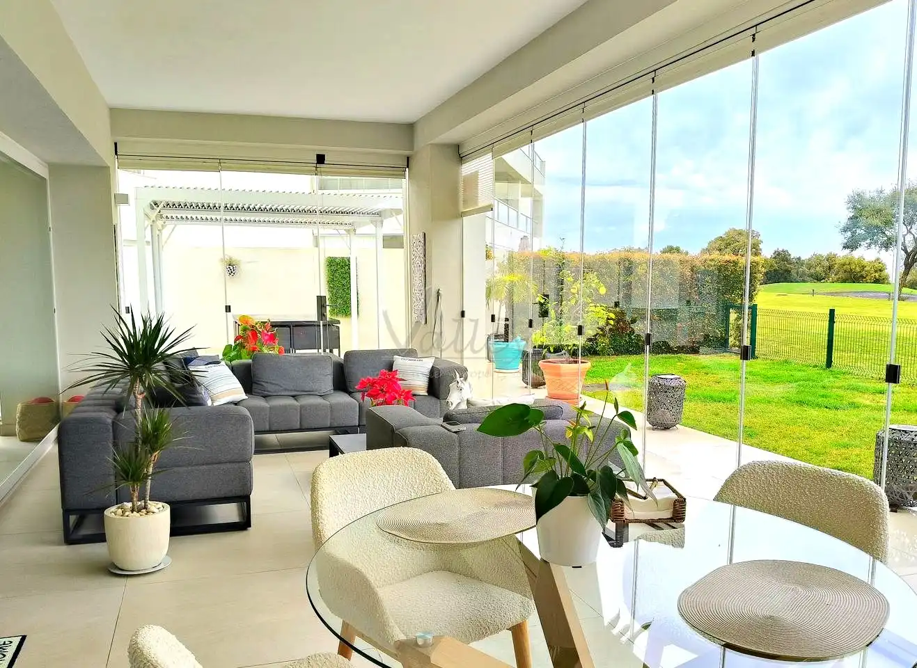 Terrassa de Planta baixa en venda en Sotogrande amb Aire condicionat, Calefacció i Jardí privat