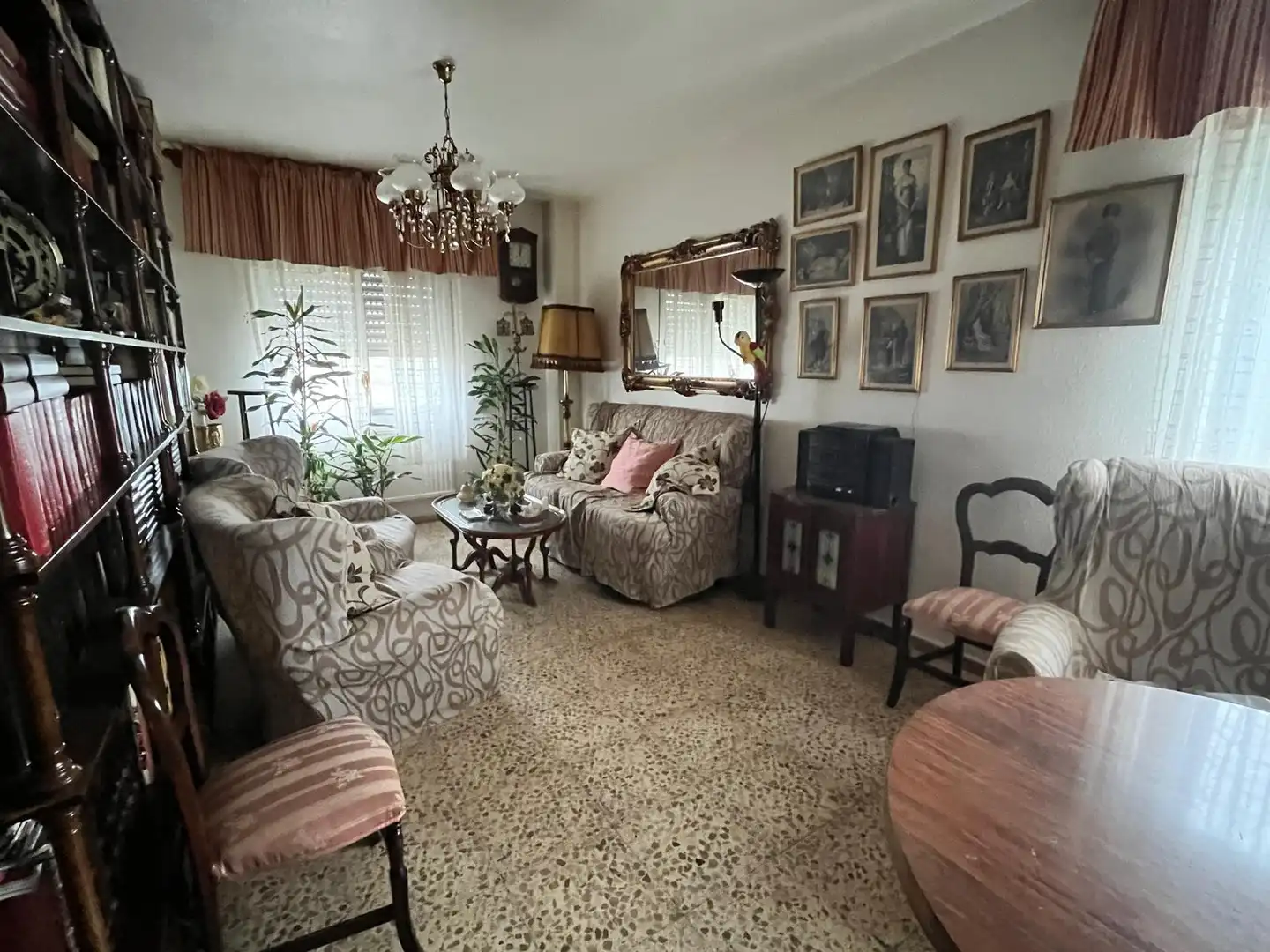 Sala de estar de Piso en venta en Trujillo con Calefacción, Terraza y Horno