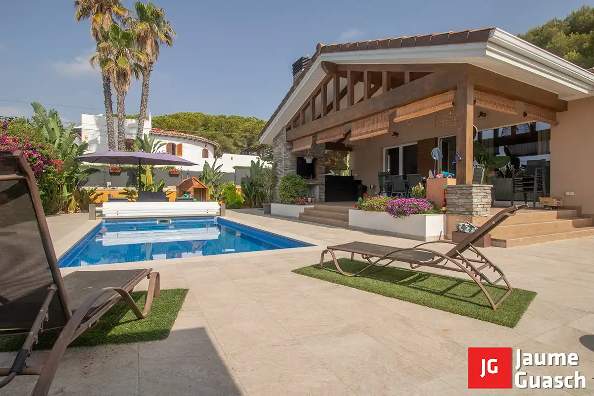 Piscina de Casa o chalet en venta en El Vendrell con Aire acondicionado, Calefacción y Jardín privado