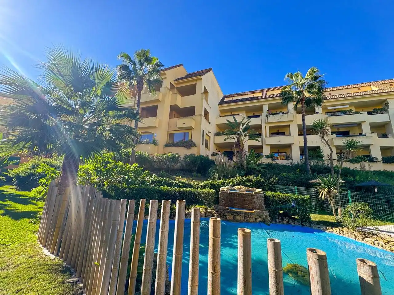Vista exterior de Apartamento en venta en Manilva con Aire acondicionado, Calefacción y Terraza