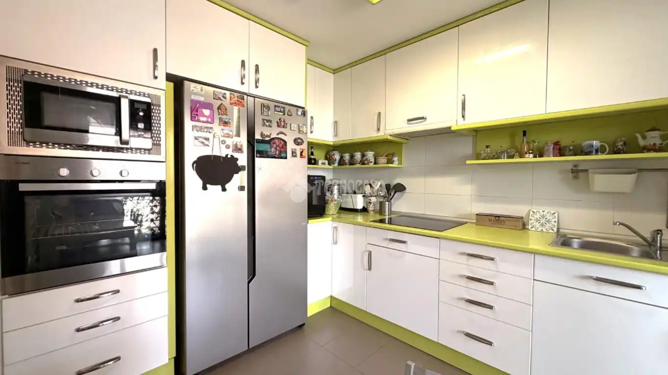 Cocina de Piso en venta en Alcalá de Henares con Calefacción