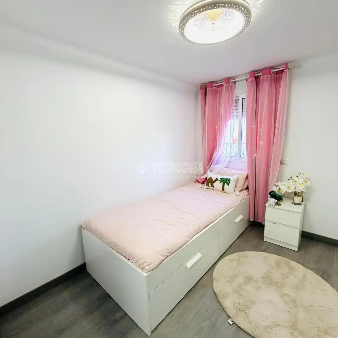 Habitación de Casa o chalet en venta en Colmenar de Oreja con Aire acondicionado, Calefacción y Jardín privado