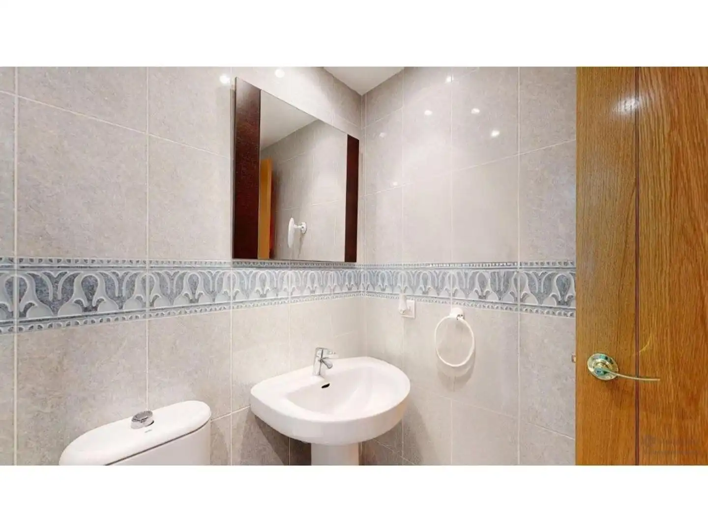 Baño de Piso en venta en Mislata con Aire acondicionado, Jardín privado y Terraza