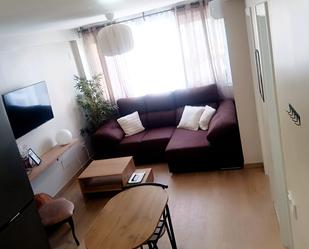 Sala d'estar de Apartament de lloguer en Fuengirola amb Aire condicionat, Moblat i Forn