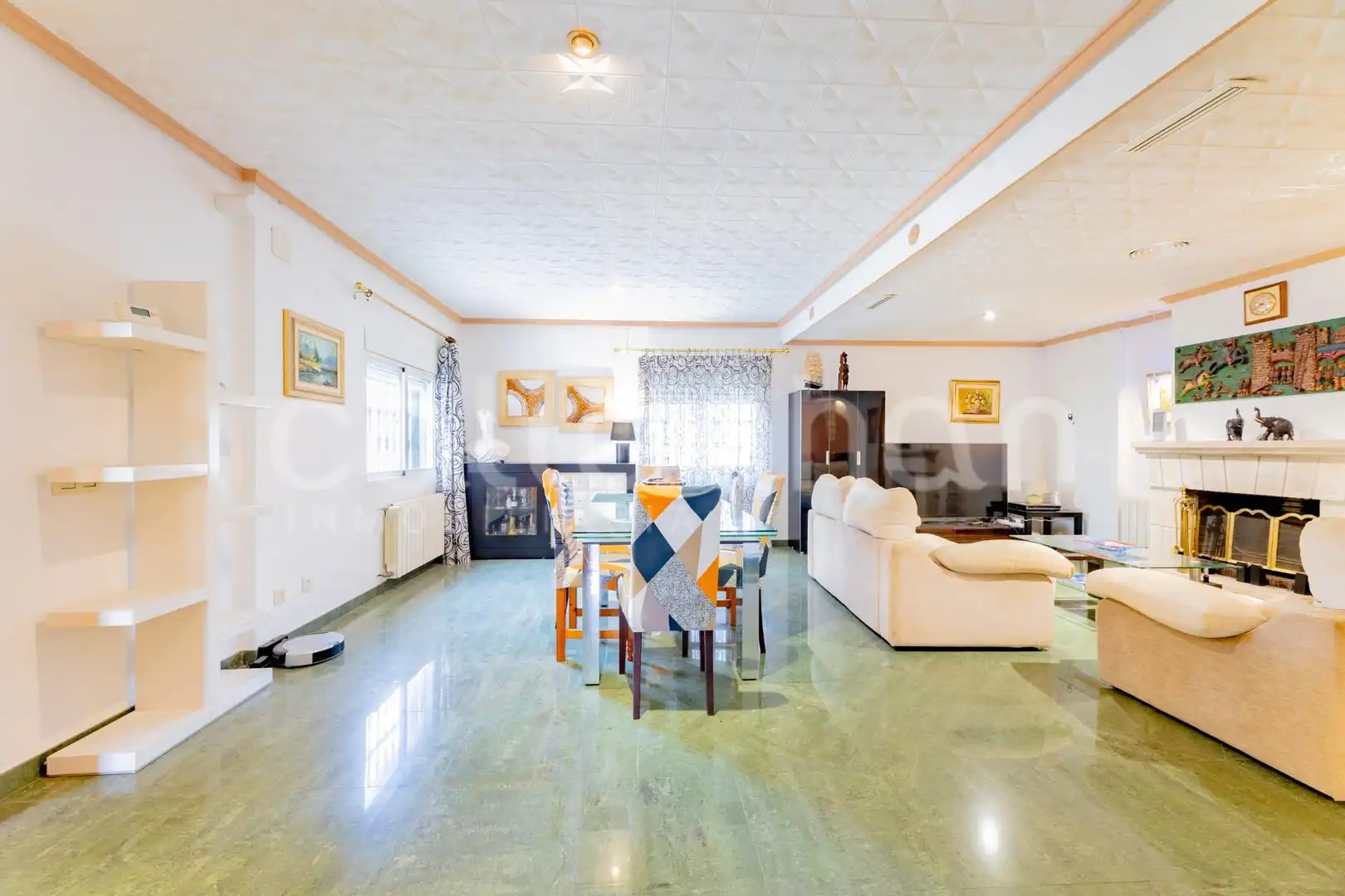 Sala d'estar de Casa o xalet en venda en La Pobla de Vallbona amb Aire condicionat, Calefacció i Jardí privat