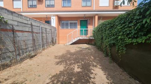 Foto 2 de Casa adosada en venda a Calle Madroño, San Martín de Valdeiglesias, Madrid