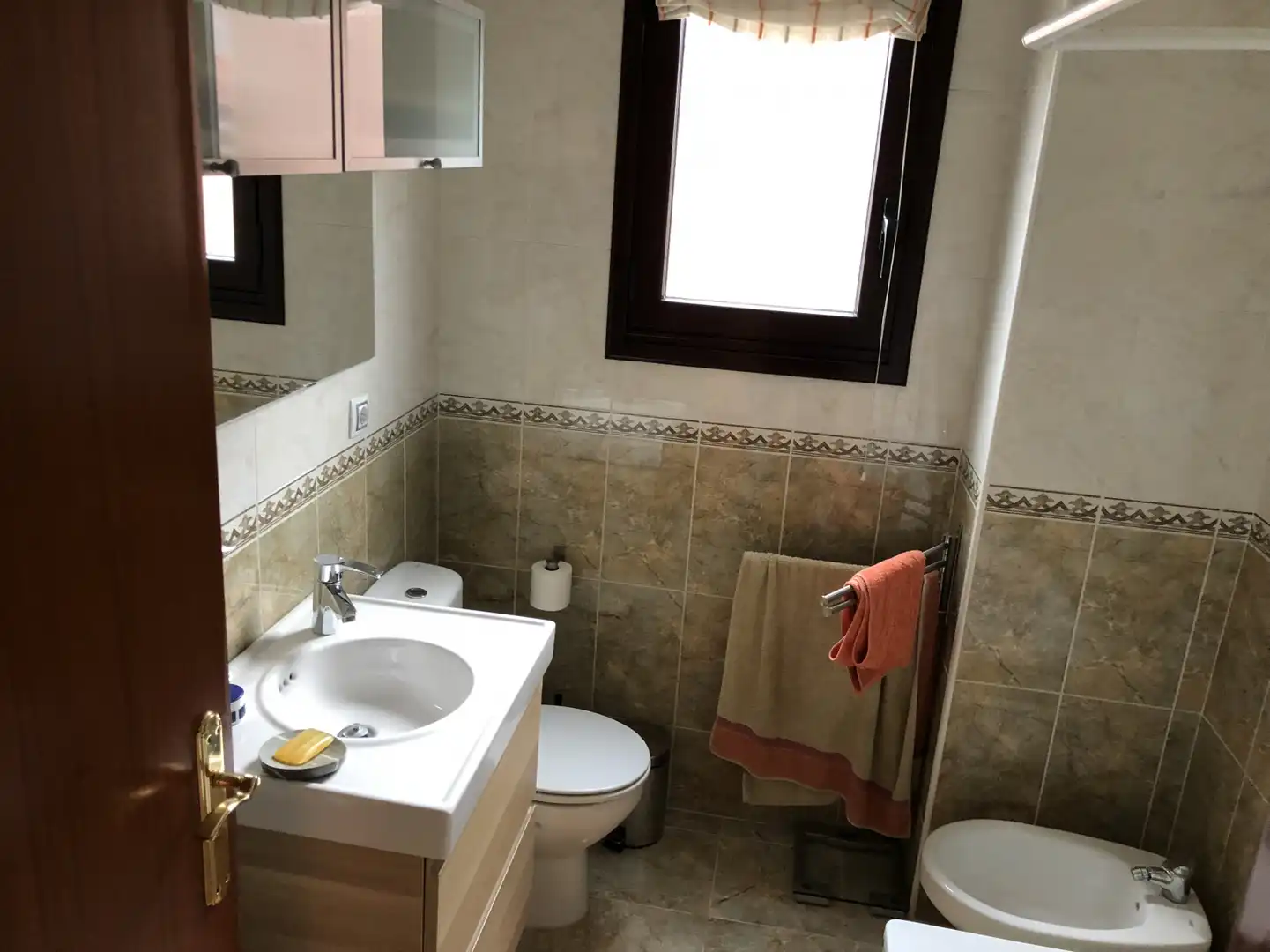 Bathroom of Flat for sale in Oviedo   with Heating, Parquet flooring and Storage room