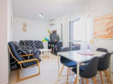 Piso con balcón en venta en Nervión