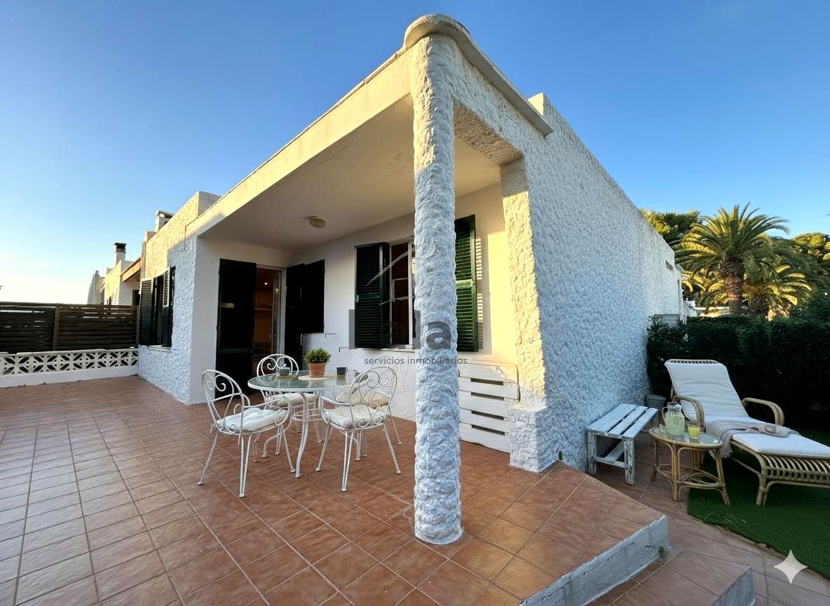 Vista exterior de Casa o xalet en venda en Ciutadella de Menorca amb Aire condicionat, Jardí privat i Terrassa