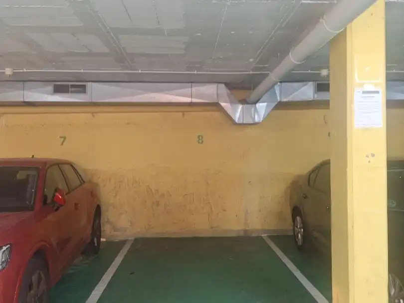 Parkplatz von Garage zur Miete in Estruch - Eixample