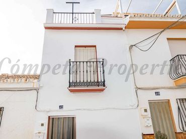 Haus mit Balkon zum Verkauf in Torrox Pueblo