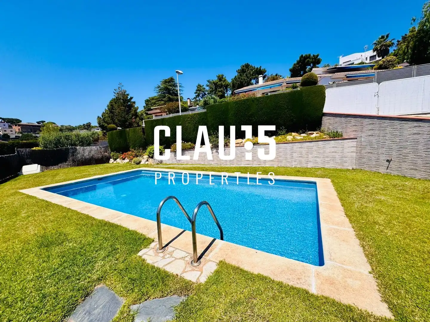 Vista exterior de Casa o chalet en venta en Sant Pol de Mar con Jardín privado, Terraza y Piscina