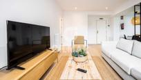 Living room of Flat for sale in  Madrid Capital  with Air Conditioner, Oven and Washing machine