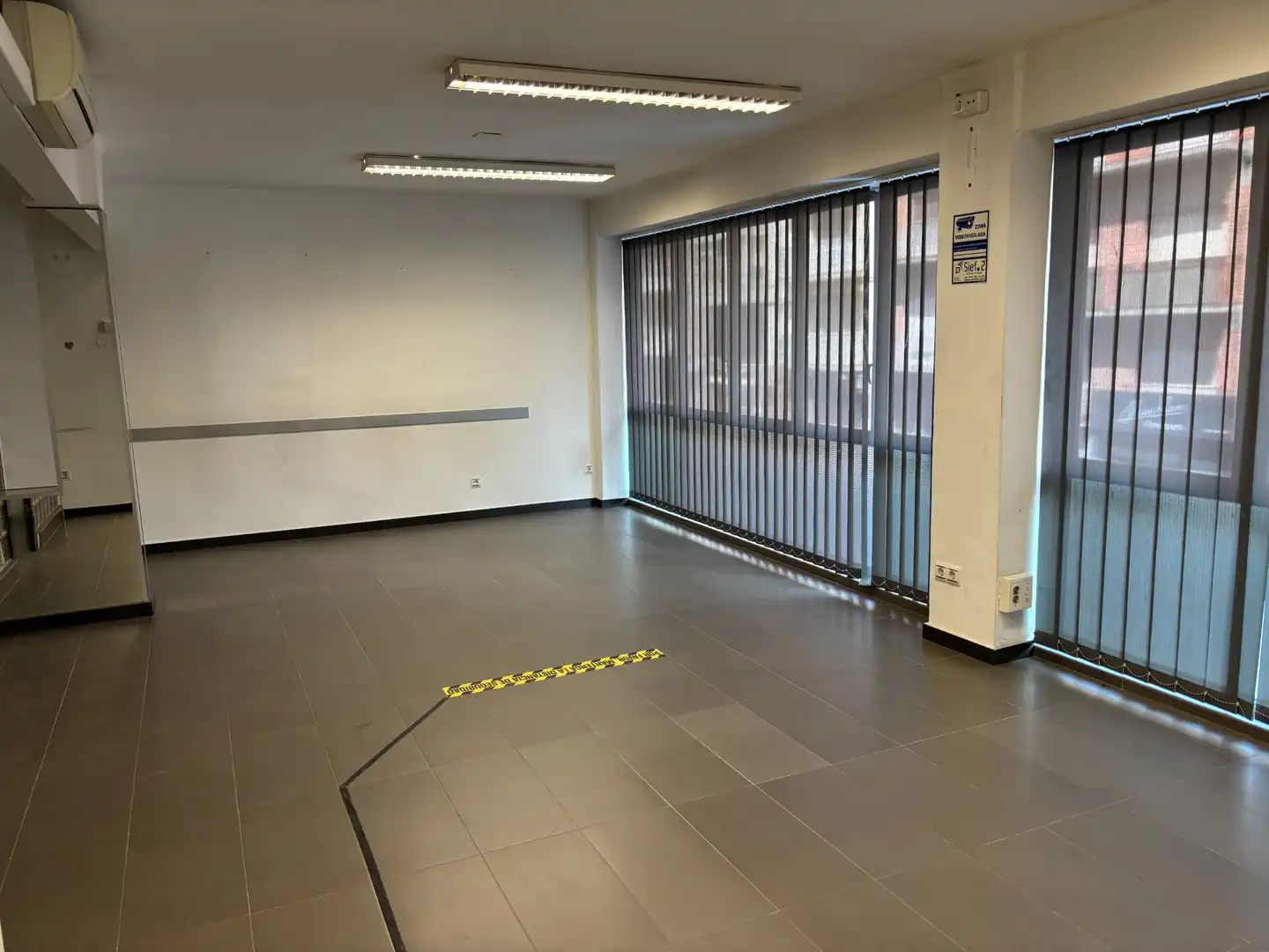 Büro zur Miete in Mollerussa mit Klimaanlage, Heizung und Alarm