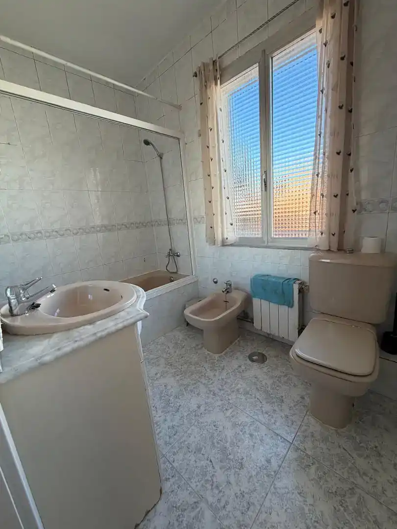 Wohnung zur Miete in Calle de Nicolás Usera, 111, Almendrales