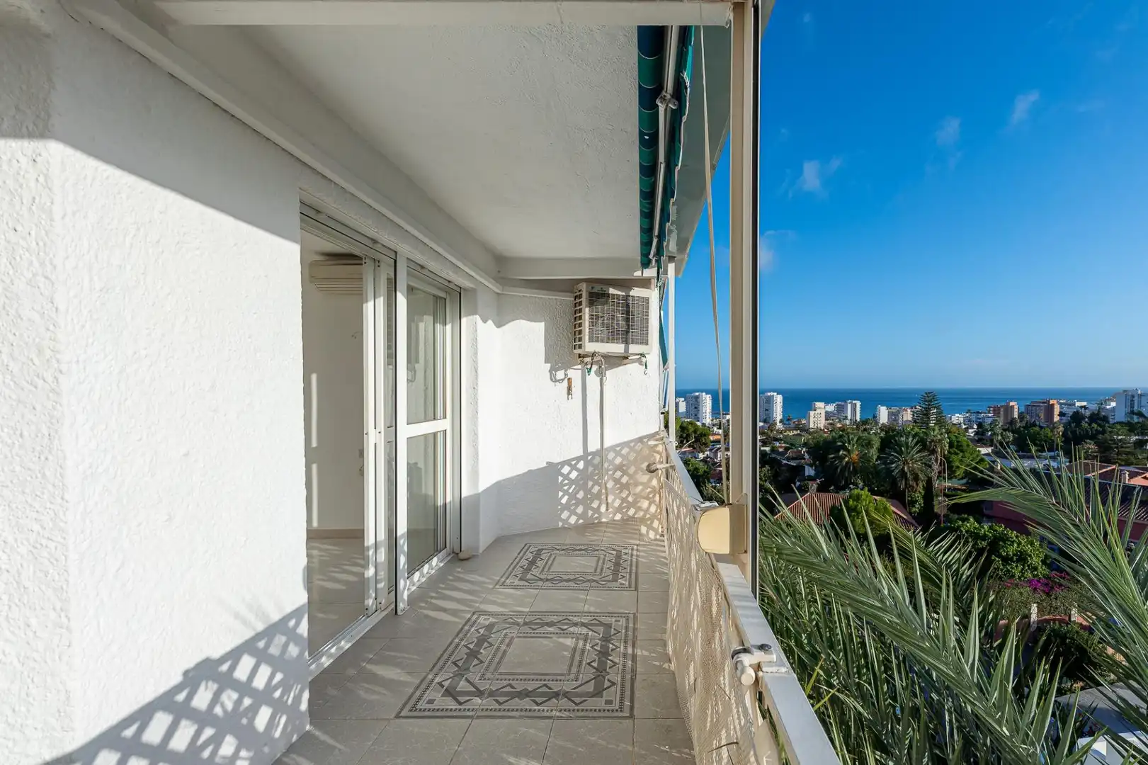 Terraza de Apartamento en venta en Benalmádena con Aire acondicionado, Calefacción y Jardín privado