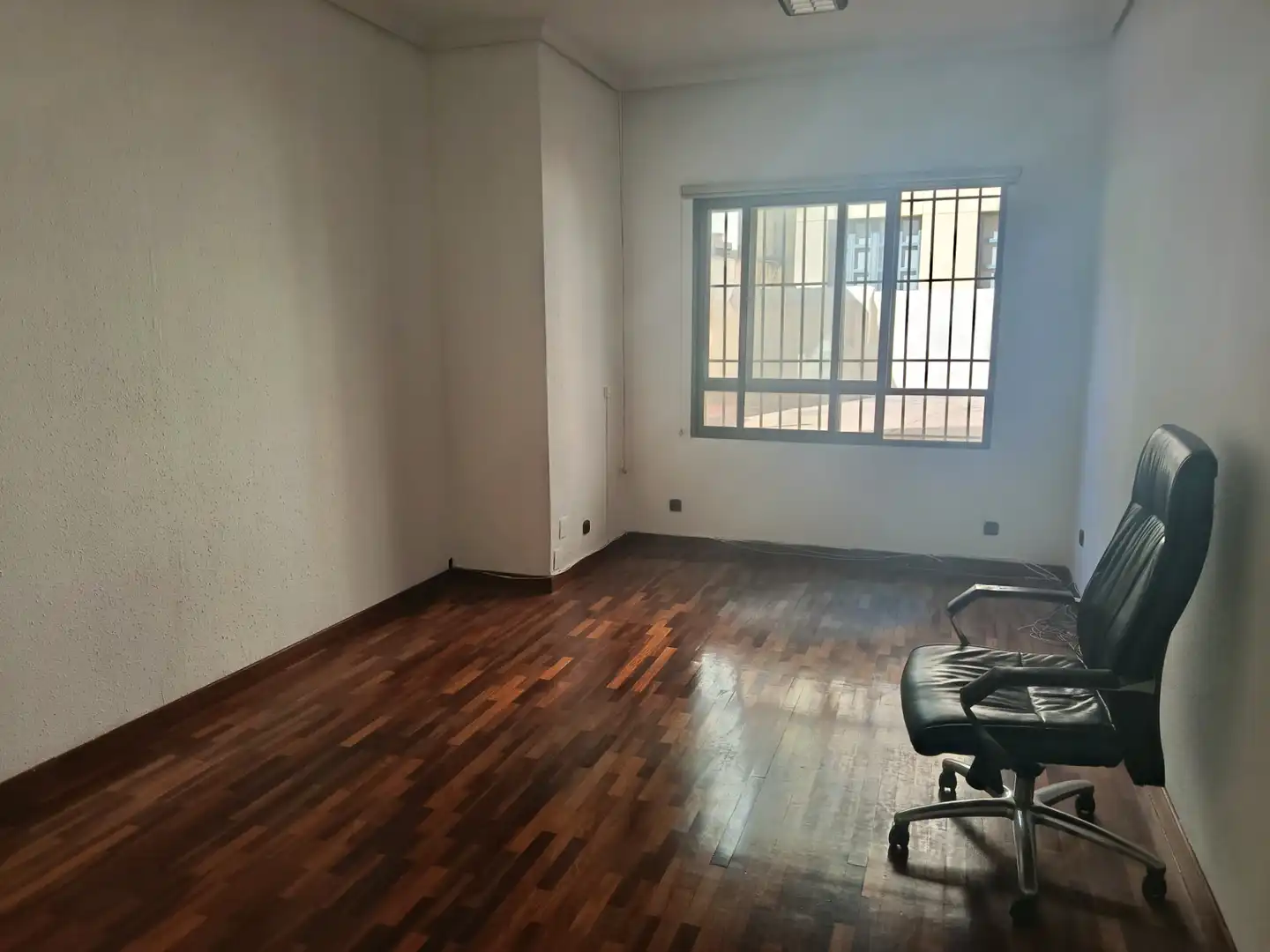 Oficina de alquiler en Valladolid con Balcón