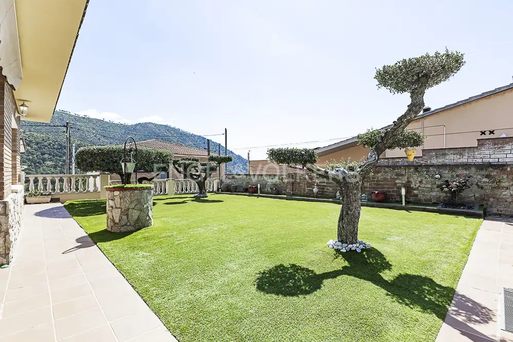 Jardí de Casa o xalet en venda en La Torre de Claramunt amb Aire condicionat, Calefacció i Jardí privat