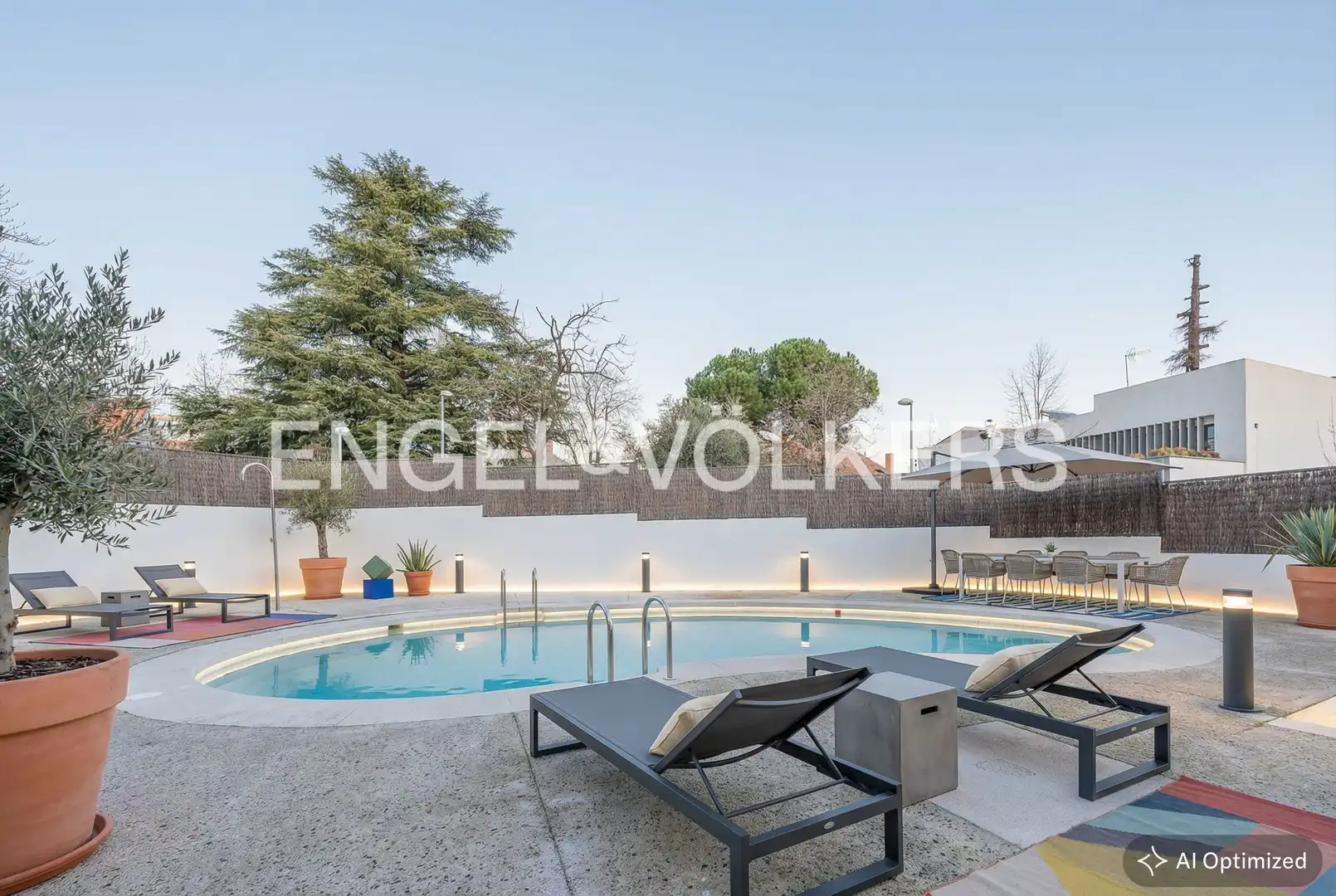 Piscina de Casa o chalet en venta en Madrid con Aire acondicionado, Calefacción y Jardín privado