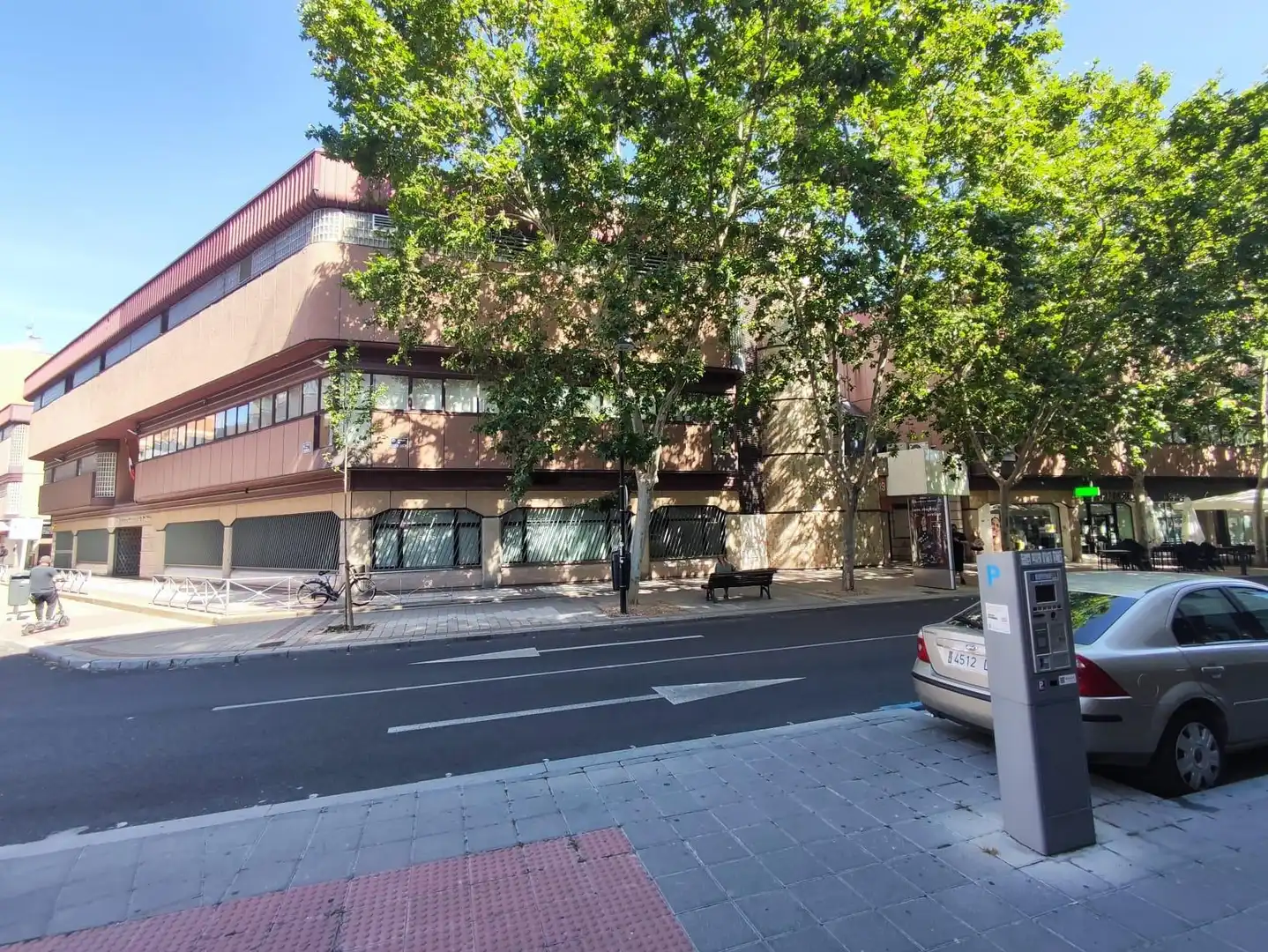 Vista exterior de Oficina de lloguer en Valladolid