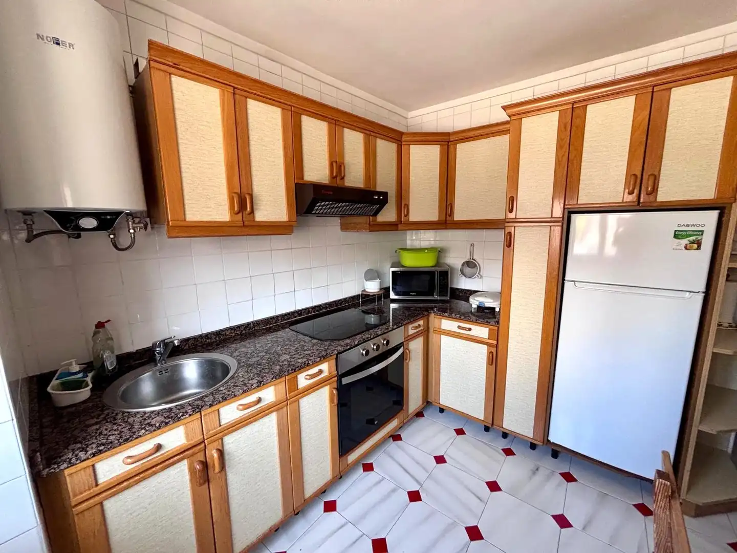 Cocina de Piso en venta en Gijón  con Calefacción, Parquet y Amueblado