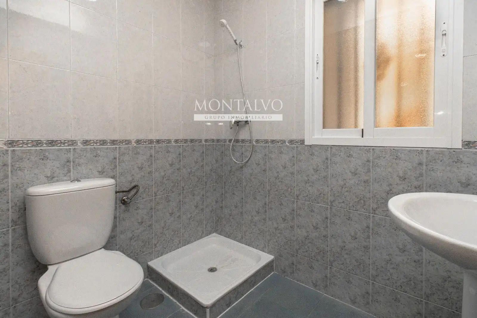 Baño de Casa adosada de alquiler en Atarfe con Terraza
