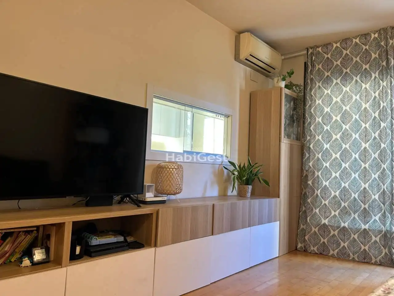 Sala de estar de Piso en venta en Girona con Aire acondicionado, Calefacción y Parquet
