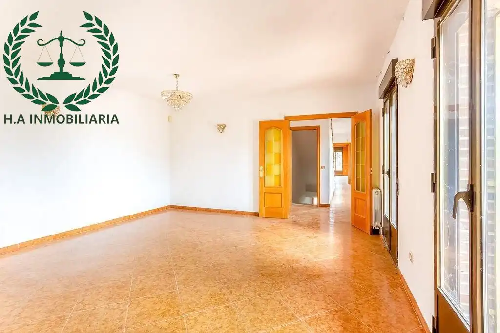 Houses for sale in Pedrezuela  with Air Conditioner, Heating and Terrace