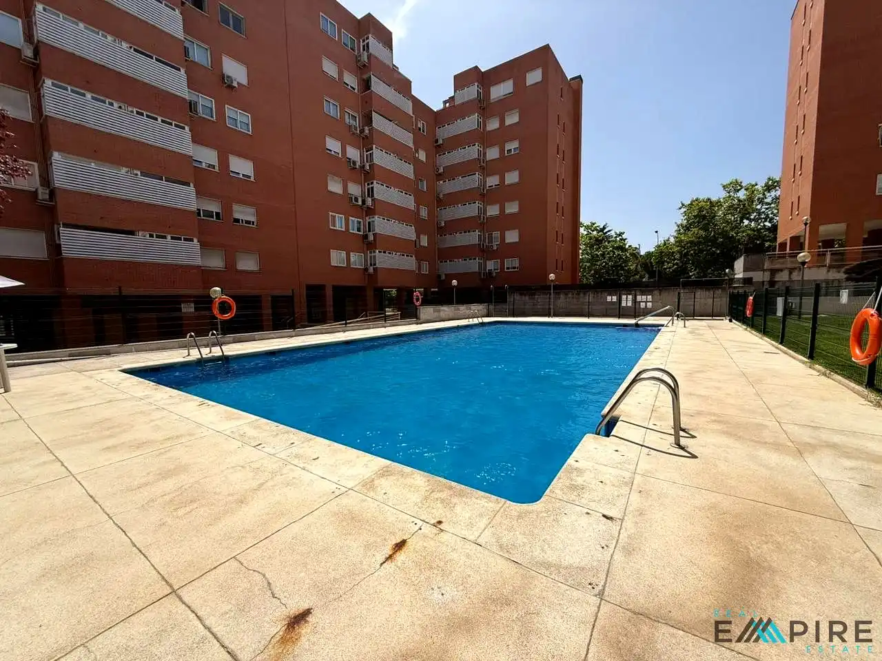 Piscina de Piso en venta en Madrid con Calefacción, Trastero y Piscina