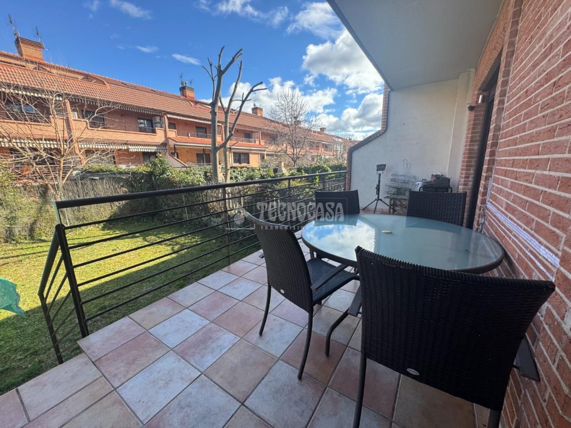 Terrace of Single-family semi-detached for sale in Alcalá de Henares  with Air Conditioner, Heating and Private garden