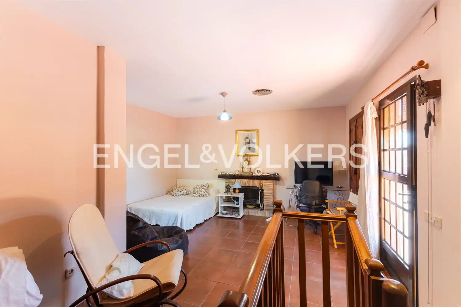 Sala de estar de Casa o chalet en venta en Paterna con Aire acondicionado, Calefacción y Jardín privado