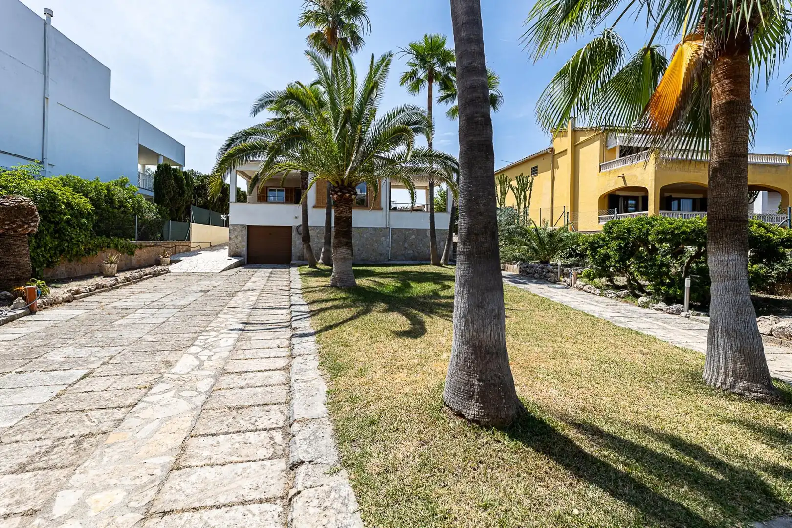 Vista exterior de Casa o xalet en venda en  Palma de Mallorca amb Aire condicionat, Calefacció i Jardí privat