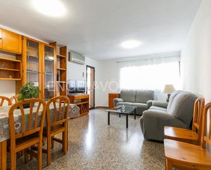 Sala d'estar de Apartament de lloguer en  Valencia Capital amb Aire condicionat, Calefacció i Moblat