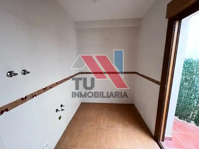 Piso en venta en El Carpio de Tajo con Calefacción, Parquet y Balcón