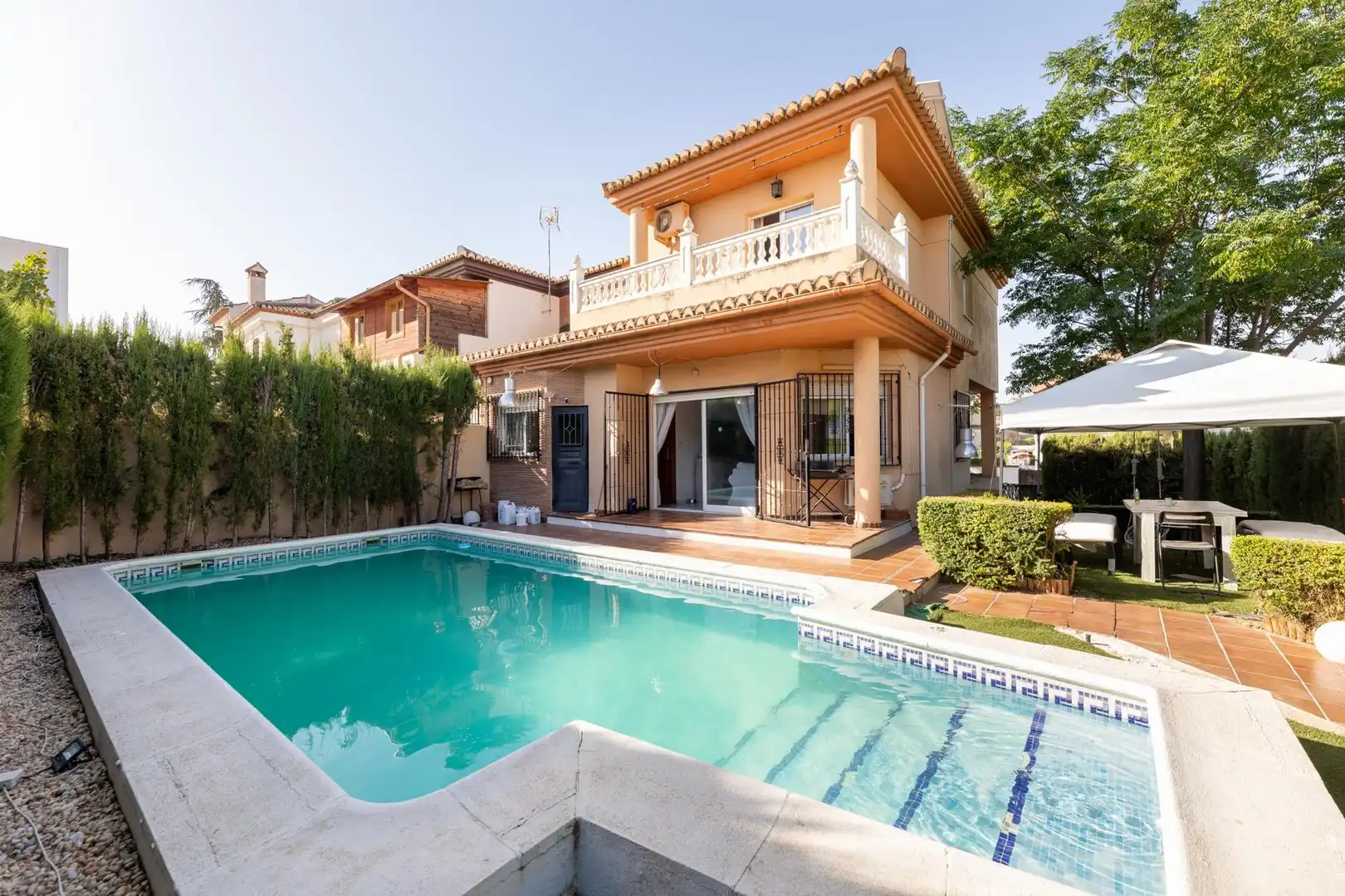 Casa aparellada amb piscina en venda a OROPENDOLA (VENT) 6, imagen 2