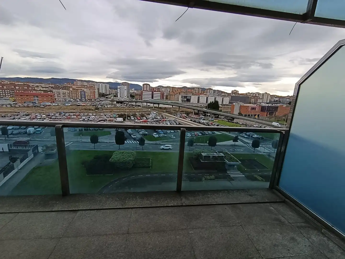 Vista exterior de Pis en venda en Gijón  amb Terrassa, Traster i Moblat