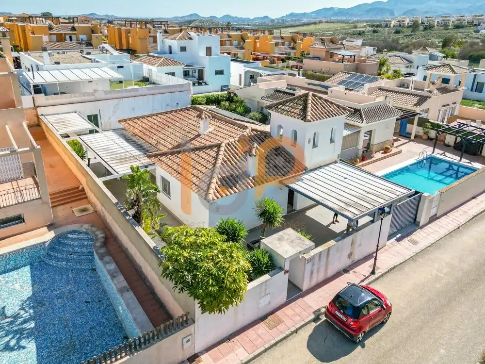 Casa con piscina en venta en Los Gallardos, imagen 2