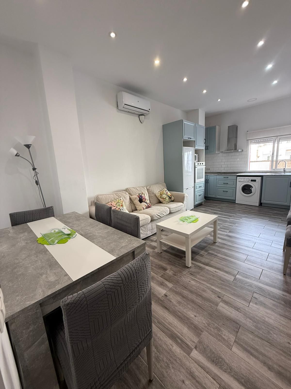 Sala de estar de Piso de alquiler en  Valencia Capital con Aire acondicionado, Calefacción y Terraza