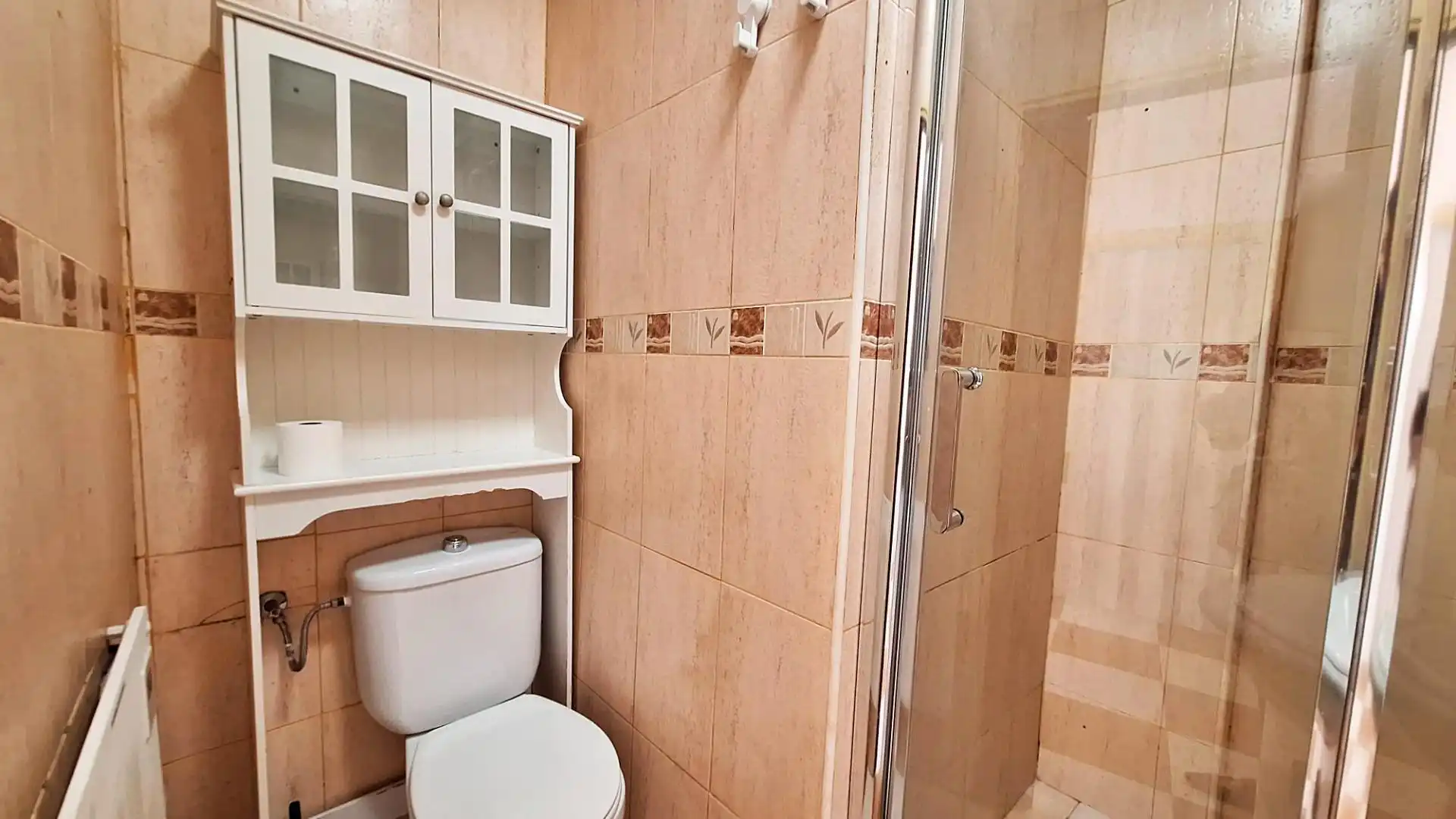 Bathroom of Flat for sale in Córdoba  with Air Conditioner, Heating and Storage room