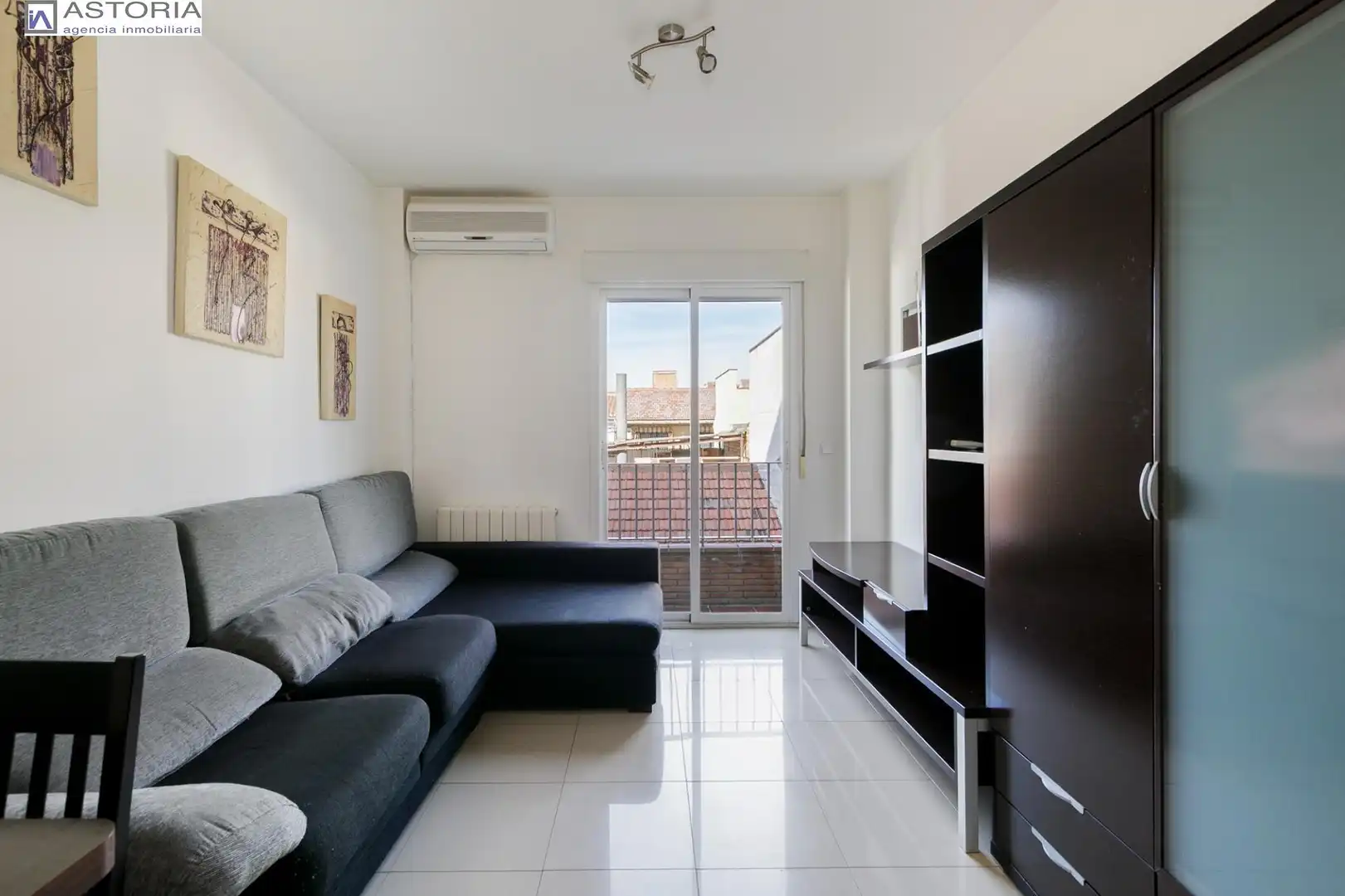 Flat with terrace for sale in Calle de Pamplona 14