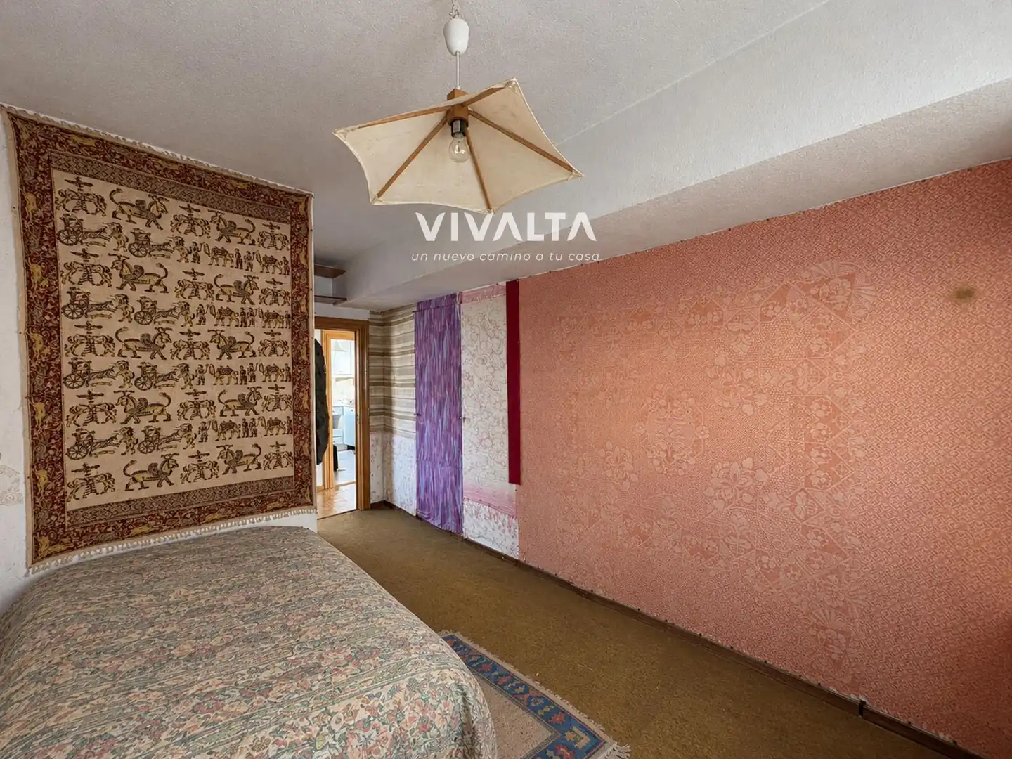 Habitación de Ático en venta en Carabanchel