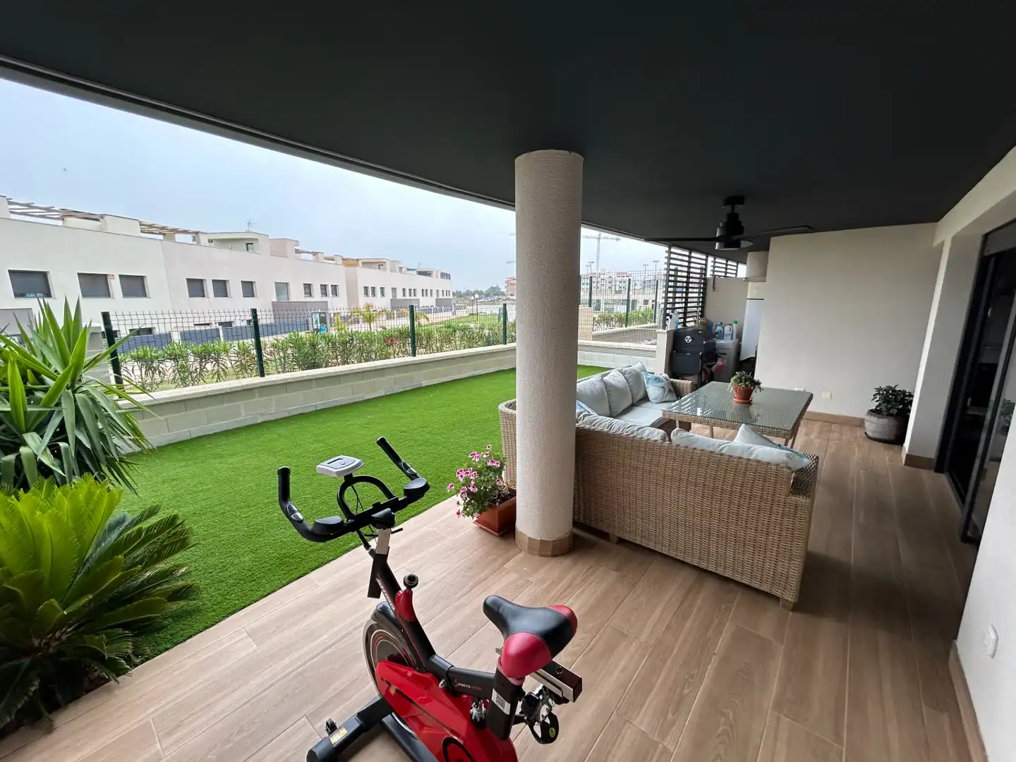 Terraza de Planta baja en venta en Almería con Aire acondicionado, Calefacción y Jardín privado