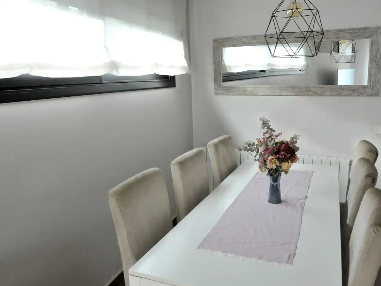 Casa aparellada amb jardí en venda a Carrer Marroc 54, imagen 4