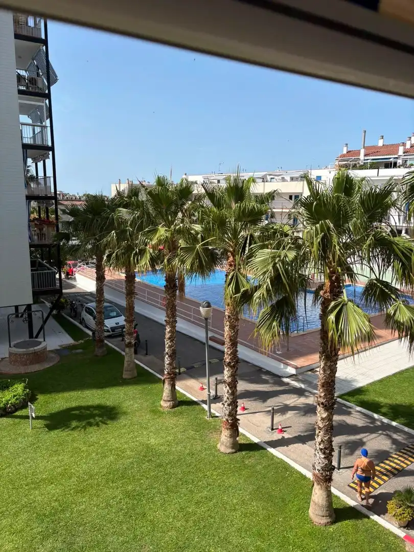 Schwimmbecken von Wohnungen zum Verkauf in Sitges mit Heizung, Privatgarten und Terrasse