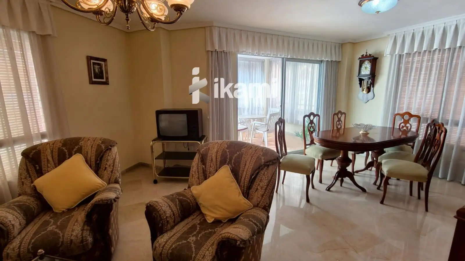 Sala de estar de Piso en venta en Benidorm con Terraza y Amueblado