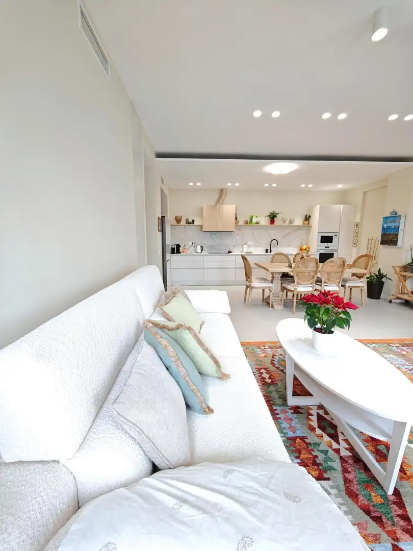 Sala d'estar de Casa o xalet en venda en Almería amb Aire condicionat, Calefacció i Moblat