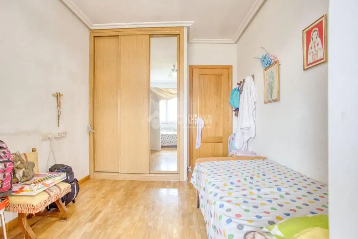 Bedroom of Flat for sale in Salamanca  with Heating and Balcony