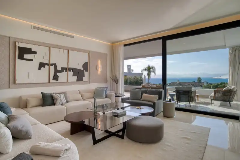 Sala d'estar de Apartament en venda en Marbella amb Aire condicionat, Calefacció i Jardí privat